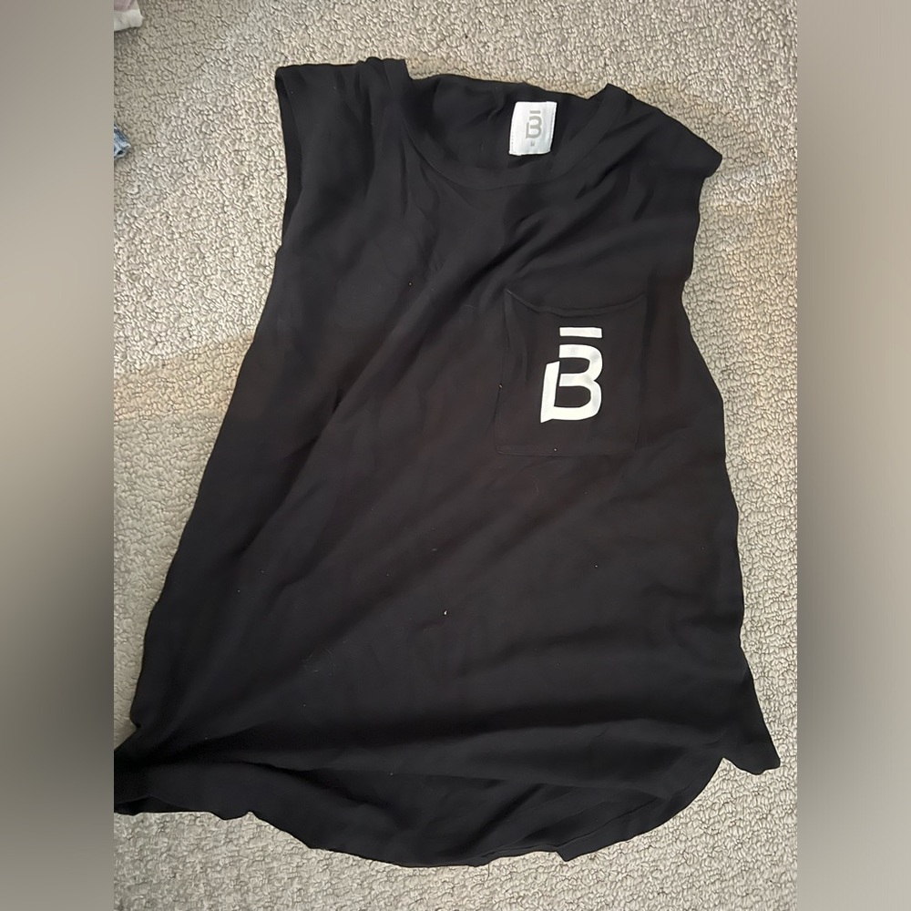 Black and white barre3 shirt